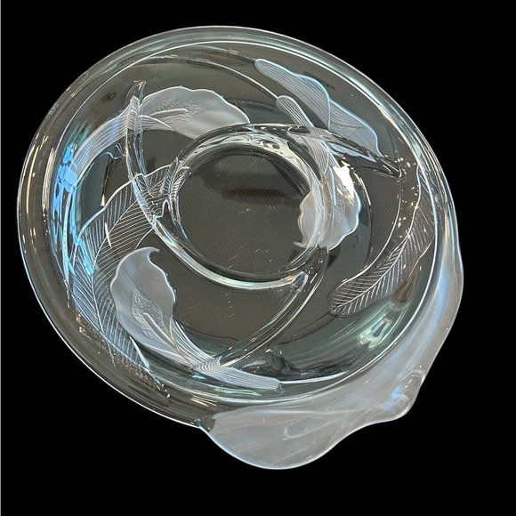 Crystal Clear Industries Frosted Calla Lily 14" Divided Chip and Dip Platter - Picture 7 of 10